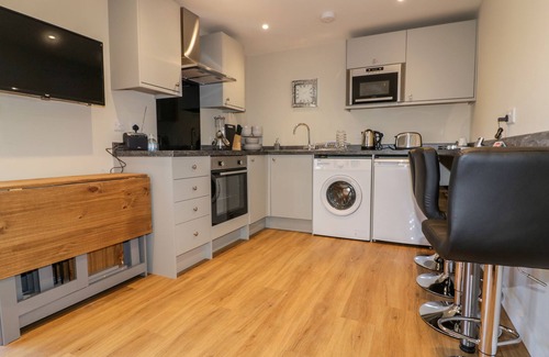 Bodmin House | THE GRANARY, family friendly, with a garden in Bodmin