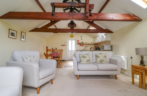 Driffield Cottage | THE GRANARY, pet friendly, character holiday cottage in Wetwang