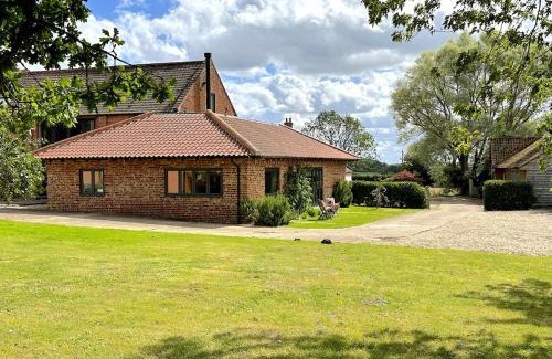 Foxley House | The Granary - Wood Farm Barn. Luxury Barn with wonderful countryside views
