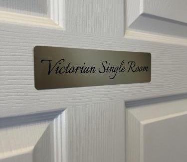 Edgware House | The Grand Edwardian 3 Bedroom Apartment