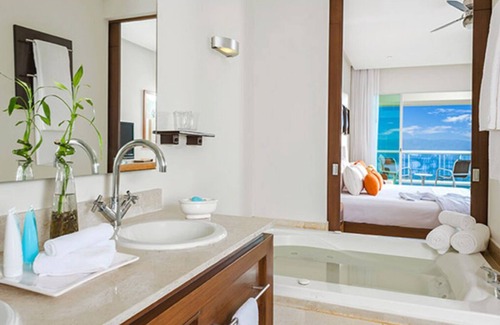 Downtown San Jose del Cabo Resort | The Grand Mayan Master Room