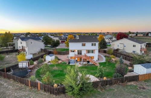 Peyton House | The Great Escape - 6BR, Gym, Hot Tub, Pets OK!