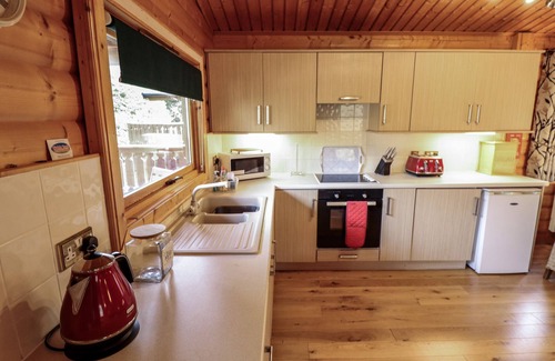 Kenwick Cottage | THE GREAT ESCAPE, pet friendly, with a garden in Louth