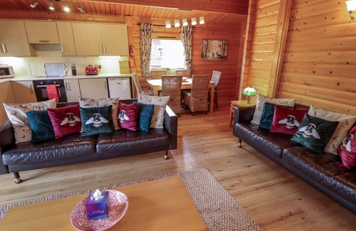 Kenwick Cottage | THE GREAT ESCAPE, pet friendly, with a garden in Louth
