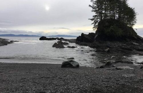 Port Renfrew House | The Great Escape - Port Renfrew & Bunkhouse