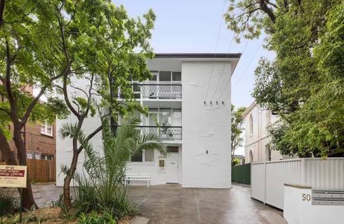 Leichhardt Apartment | The Green apartment-harbour/ANZAC bridge views