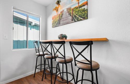 Pierpont Bay House | The Green Haven, 1 Minute Walk to the Beach and Restaurants, King Beds, Beach Amenities