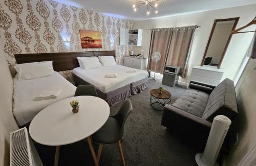 Portsmouth Apartment | The Green Light House Studio 24 - Free Private Parking