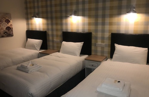 Cleedownton Hotel | The Greenland's Inn