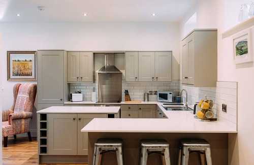 Clitheroe Cottage | THE GROOMSMEN, family friendly in Waddington