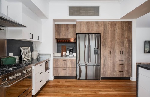 Porepunkah House | The Grove Estate - The pièce de resistance of this property is the view, be it the 360-degree views of the surrounding bush side, valley and the Region’s famous Mt Buffalo or perhaps the view of the spectacular and famous artwork showcased through th