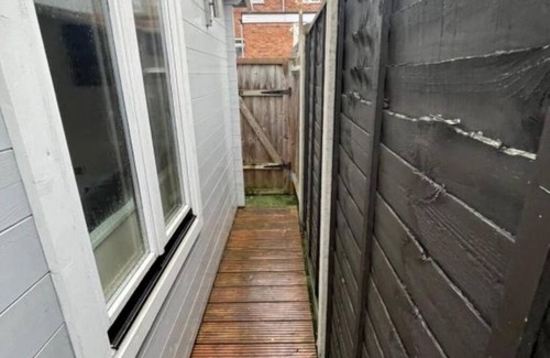 Barnehurst Apartment | The Grove self-contained Garden Suite