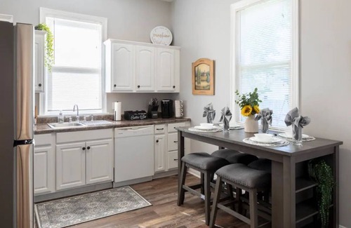 Lindenwald House | The Grupenhaus - Entire two level duplex