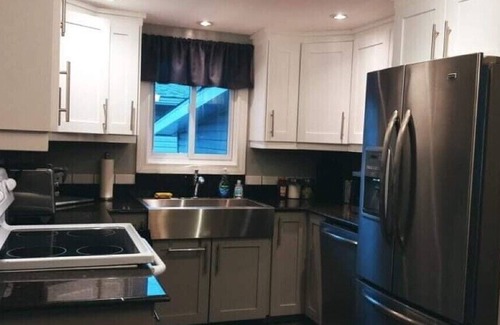 Algoma District House | The Gryphon - Elliot Lake - 6-8 people