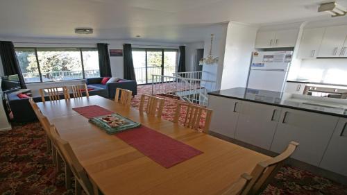 Bermagui House | The Gull Ocean views family home Bermagui