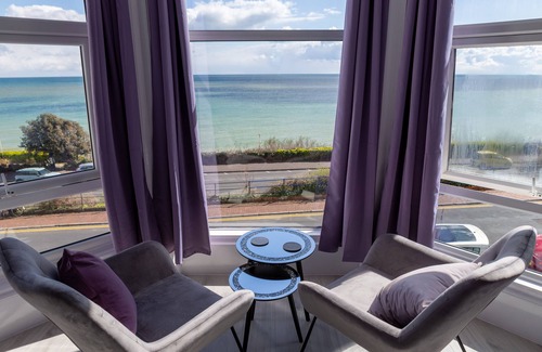 Meads Bed & Breakfast | The Halcyon