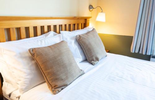 Mudford Hotel | The Half Moon Inn and Country lodge