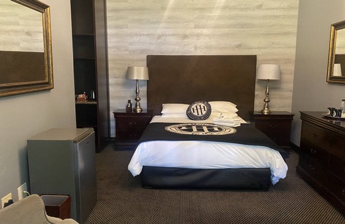 Kimberley Hotel | The Halfway House Hotel