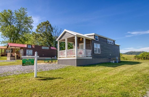 Gatlinburg - Pigeon Forge House | The Happy Shack cottage