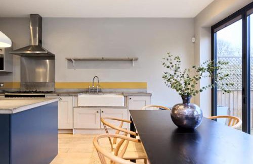 Harlesden House | The Harlesden Haven - Stunning 4BDR with Garden