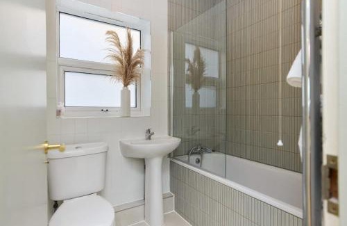Harlesden Apartment | The Harlesden Retreat - Stunning 1BDR with Garden