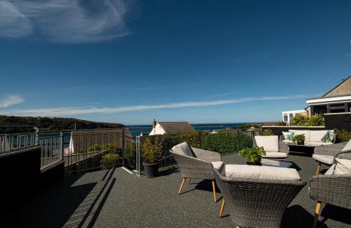 Fishguard House | The Haven, Fishguard, ideal for Beach, coastal path and town!