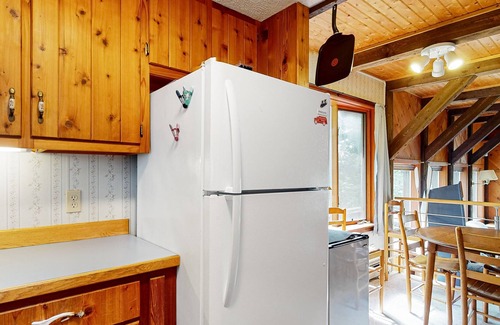 Hartland Cabin | The Hawk's Eye | Lakefront cabin with dock, kayak, fireplace, balcony, grill