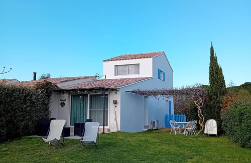 Saintes-Maries-de-la-Mer Apartment | the heart of the Nature Park of the Camargue, charming apartment with large garden