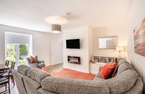 Morpeth House | The Helm Cottage