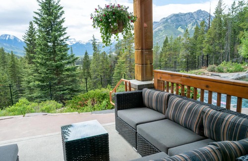 Banff Hotel | The Hidden Ridge Resort