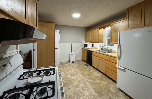 Thayer House | The Hideaway House is a newly remodeled 3 bed 1 bath with cozy and calm living!
