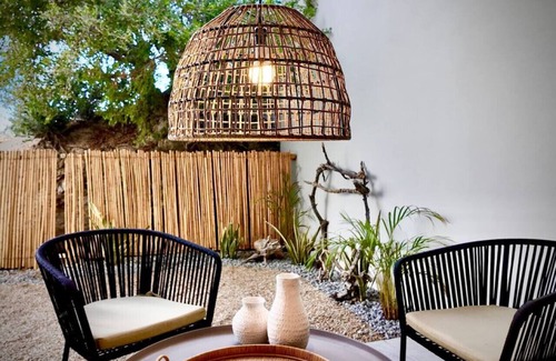 Vinorama House | The Hideaway Loft @ New Seaside Villa w/Infinity Pool, Heated Spa, Beach & Surf