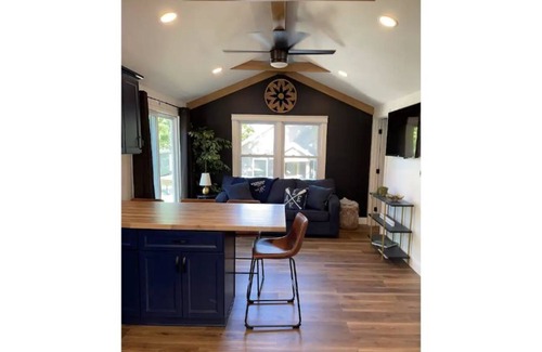 Town of Richmond Cottage | The Hideaway on Hobart - NEWLY RENOVATED/BRAND NEW