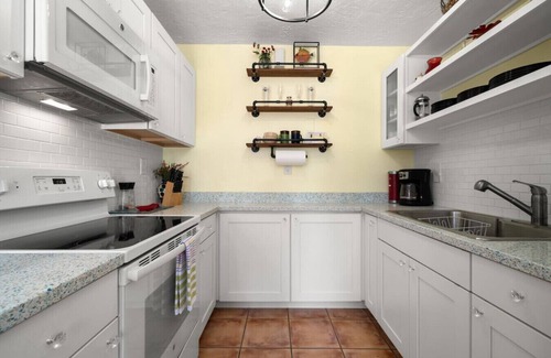 Bradenton House | The Hideaways at Point Pleasant (Pine Side)