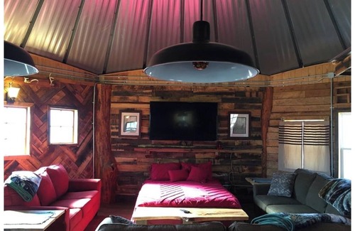 Genoa Cabin | The Highlander Rustic Yurt