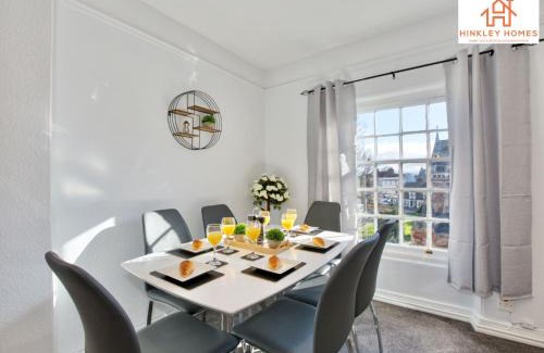 Bridgwater Apartment | The Highstreet Retreat - Luxurious, Central & Spacious! By Hinkley Homes Short Lets & Serviced Accommodation
