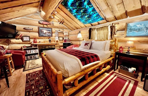 Susitna North Cabin | The Hobbit Cabin ! lake front , cozy and unique
