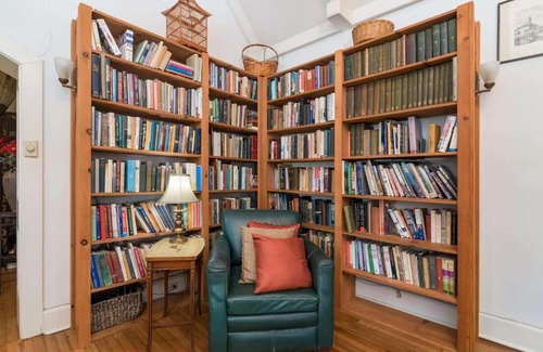 Georgetown House | The Hobbit House