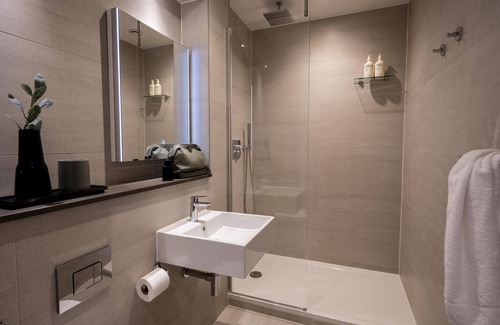 Cambridge City Centre Hotel | The Hobson Cambridge By Adina