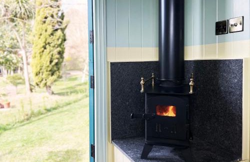 Sutton House | The Hollies Shepherds Hut by The Suffolk Cottage Collection