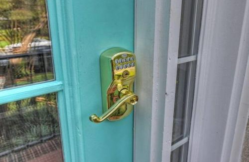 Charlotte Apartment | The Home Collection CLT: Lamar Avenue