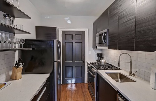 Charlotte Apartment | The Home Collection - Lamar Avenue