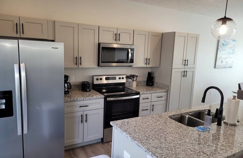 Elkhorn House | The HoneyBee at Coventry Rows