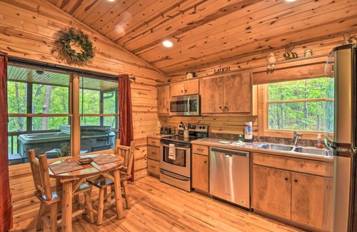 Helen Cabin | ‘The HoneyBee’ Cabin w/Private Porch + Hot Tub