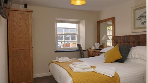 Llangattock Bed & Breakfast | The Horseshoe Inn