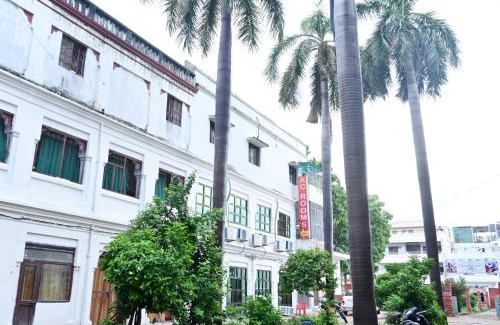 Varanasi Hotel | The Hotel Ambassador Inn