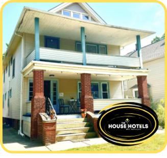 Lakewood Apartment | The House Hotels - Cohasset Lower