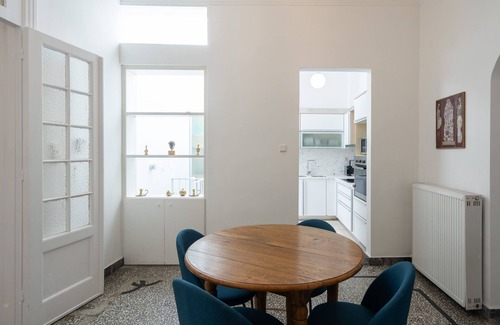 Athens Ski Chalet | The House On The Hill