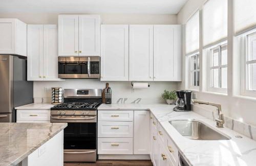 Hurricane House | The Hudson #F2 townhouse