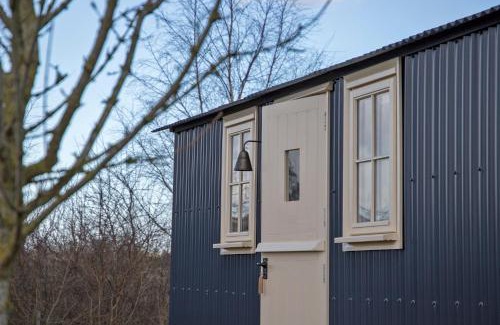 Ashbourne House | The Hut